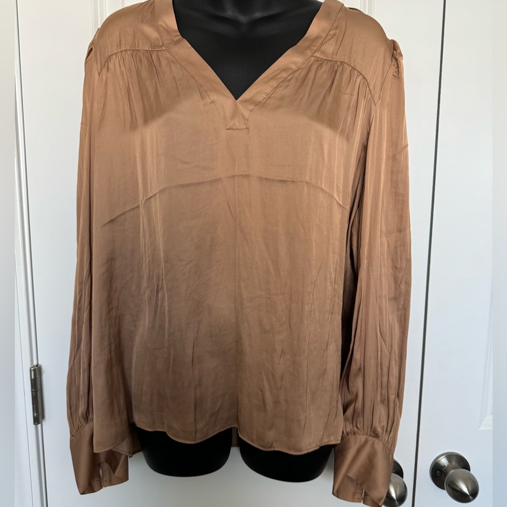 Express women’s camel bronze silk v neck blouse NWT size L